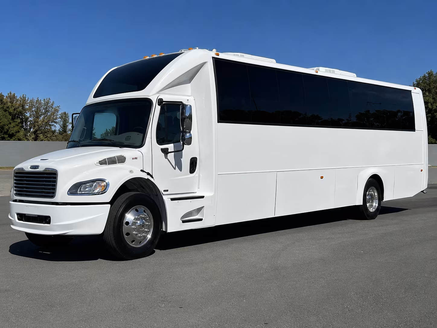 huntington beach concert bus rentals for groups and fans